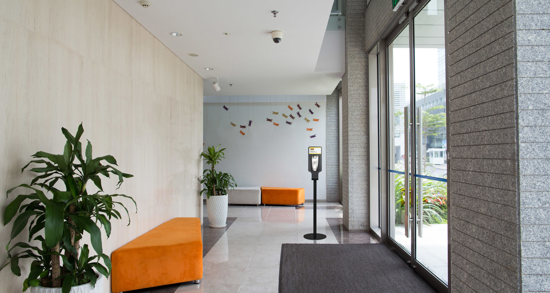 RCP Autofoam+Stand Entrance